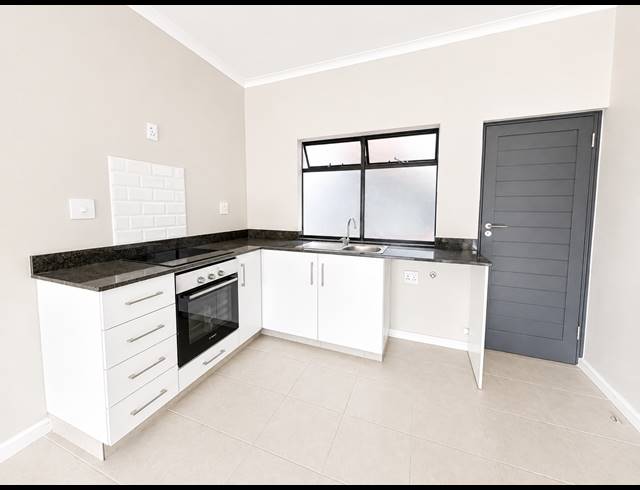 2 BEDROOM APARTMENT FOR SALE IN WATERFALL